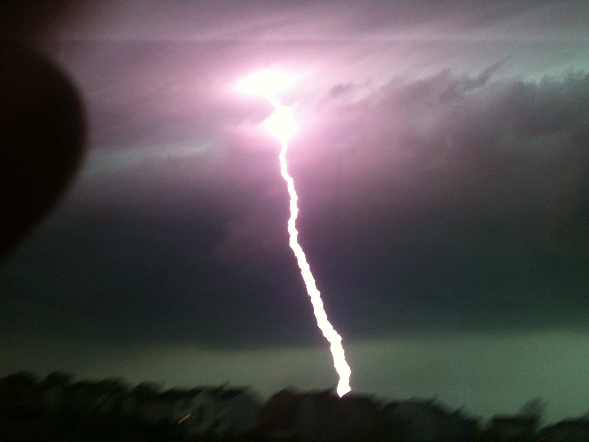 [UGCCHI] Thunderstorm Sunday morning lightning generic